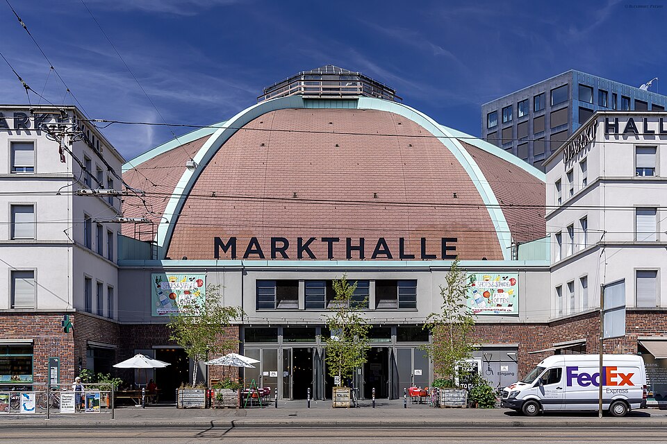 Aussenansicht der Markthalle Basel, in der sich die Rep-Statt befindet